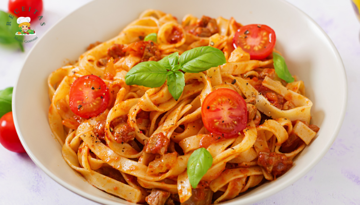 Receita de Espaguete com Molho de Tomates Frescos. Clique aqui!