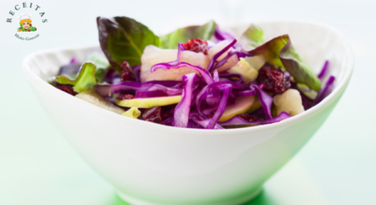 Salada de Repolho com Abacaxi refrescante e saborosa você vai amar